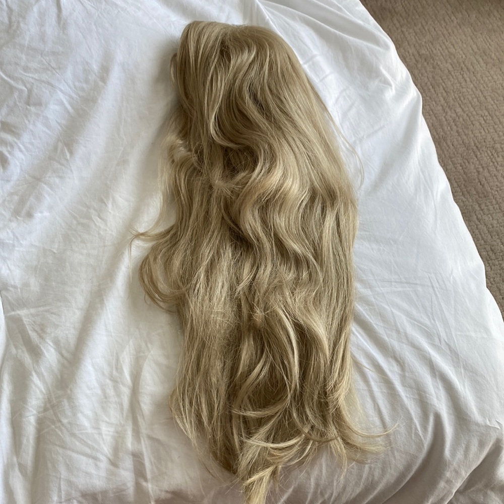NWOT blonde wig
